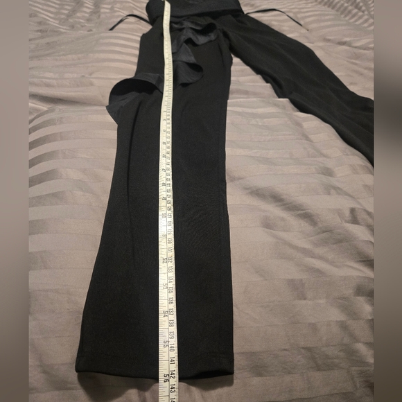 Marciano Black Ruffle Trim Jumpsuit With Belt. Size 0. - Picture 12 of 14